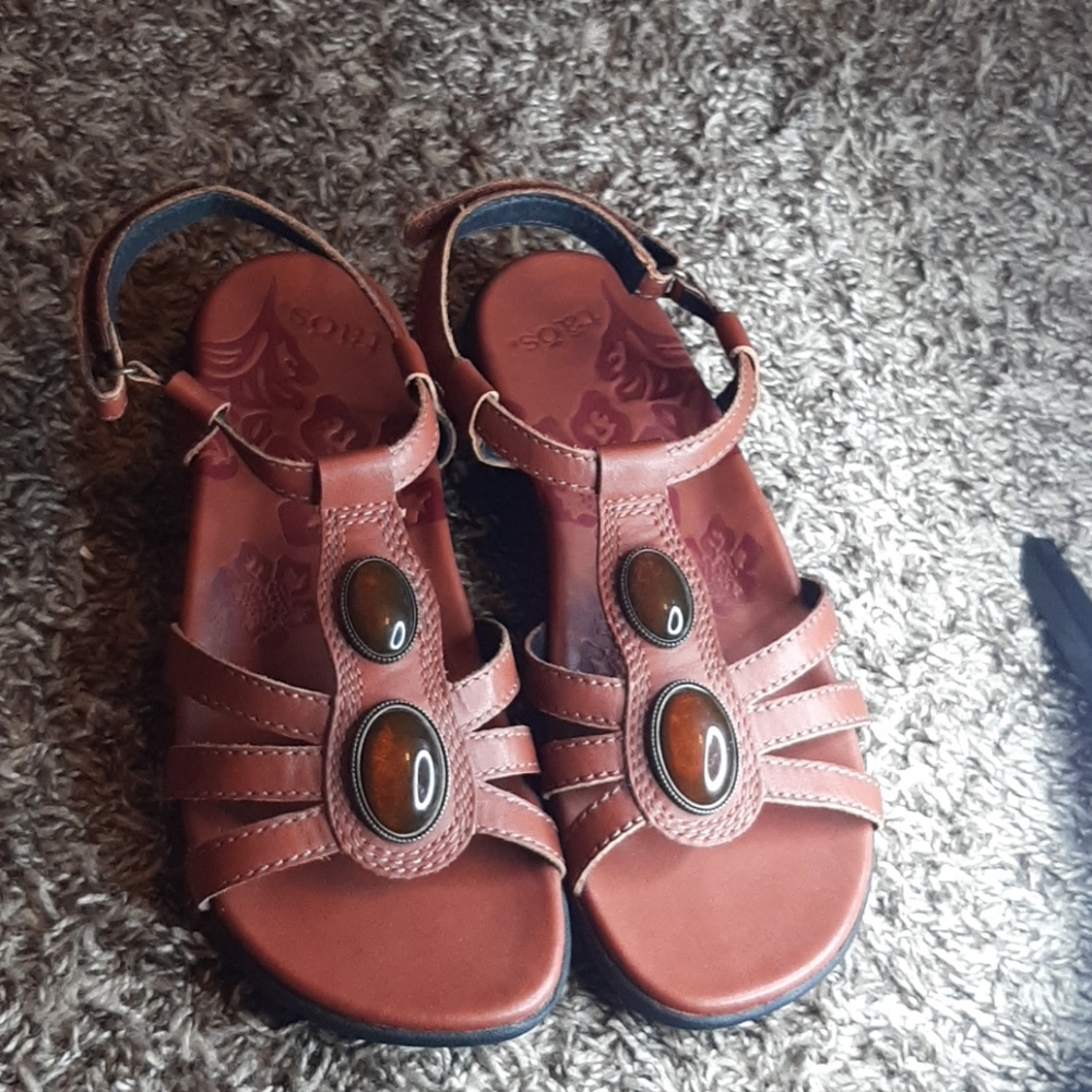 Taos new womans sandles